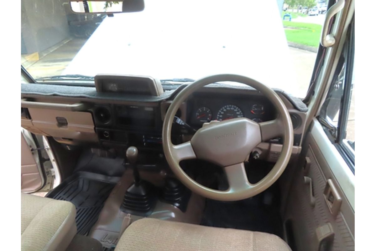 1995 Toyota Landcruiser Troopcarrier FZJ75RV