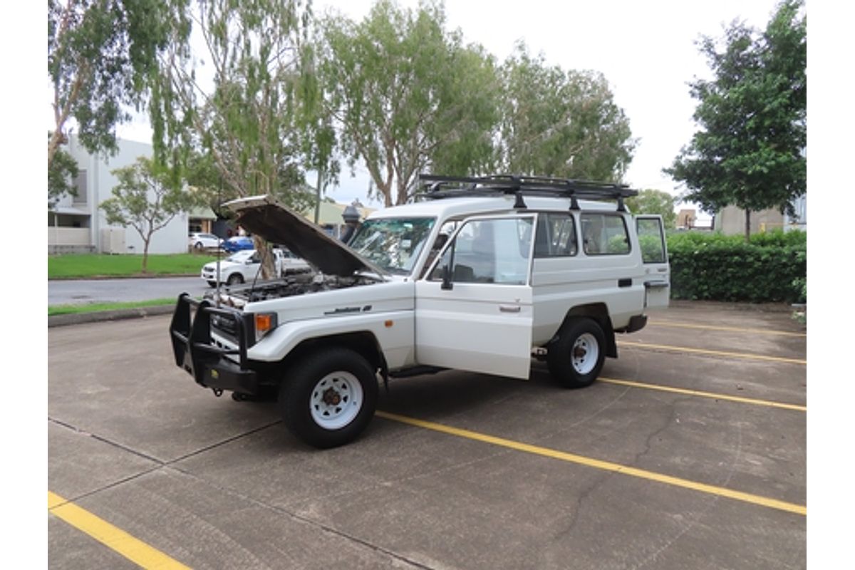 1995 Toyota Landcruiser Troopcarrier FZJ75RV