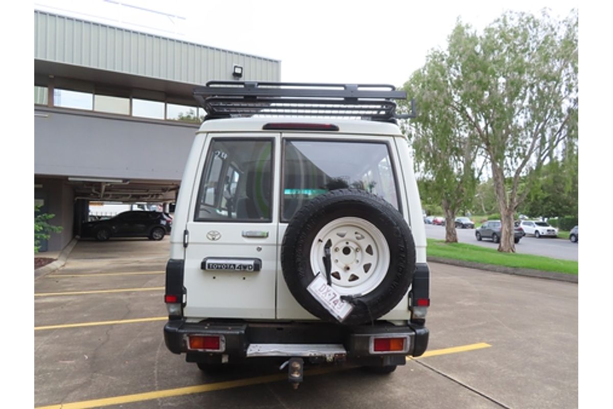 1995 Toyota Landcruiser Troopcarrier FZJ75RV