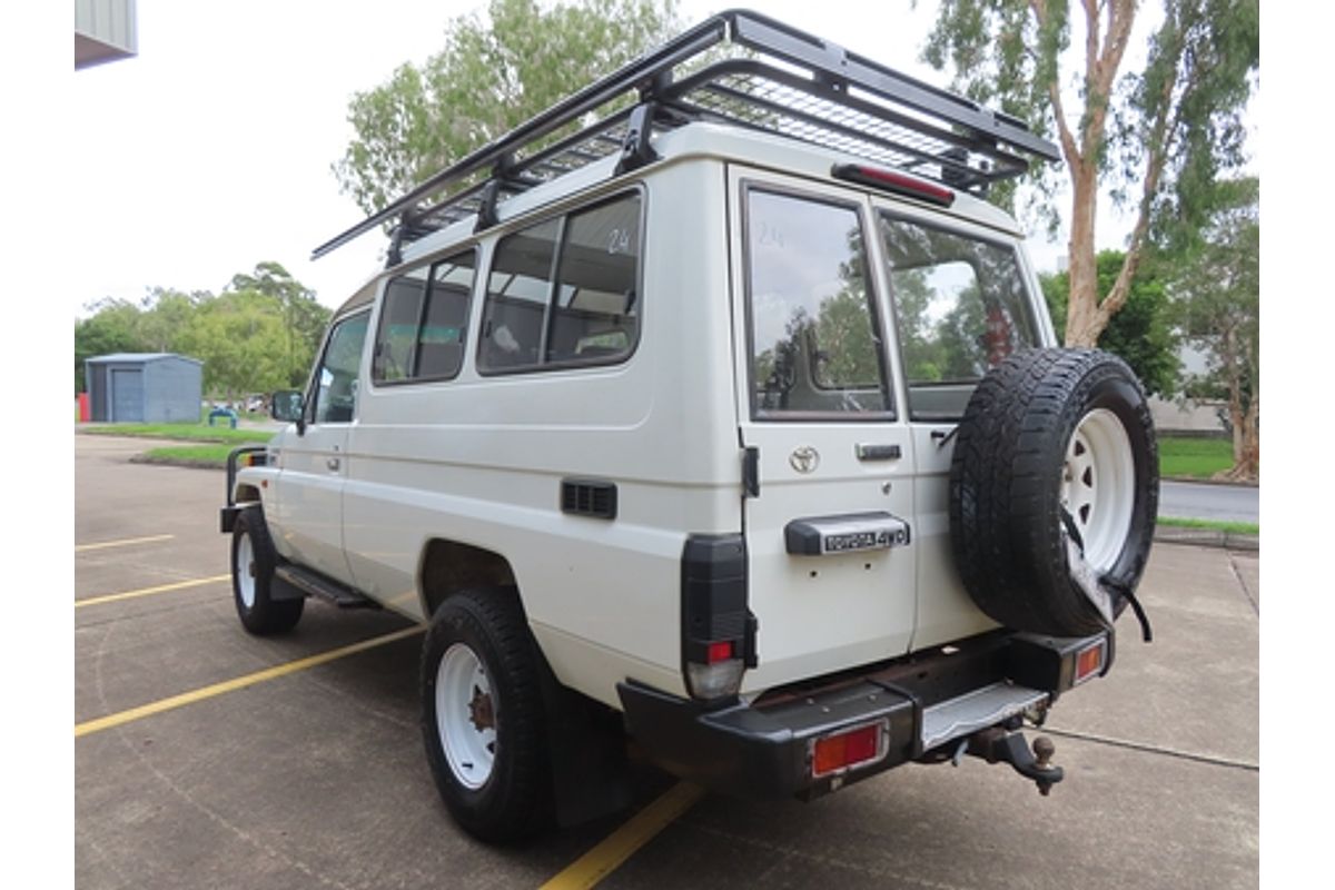 1995 Toyota Landcruiser Troopcarrier FZJ75RV