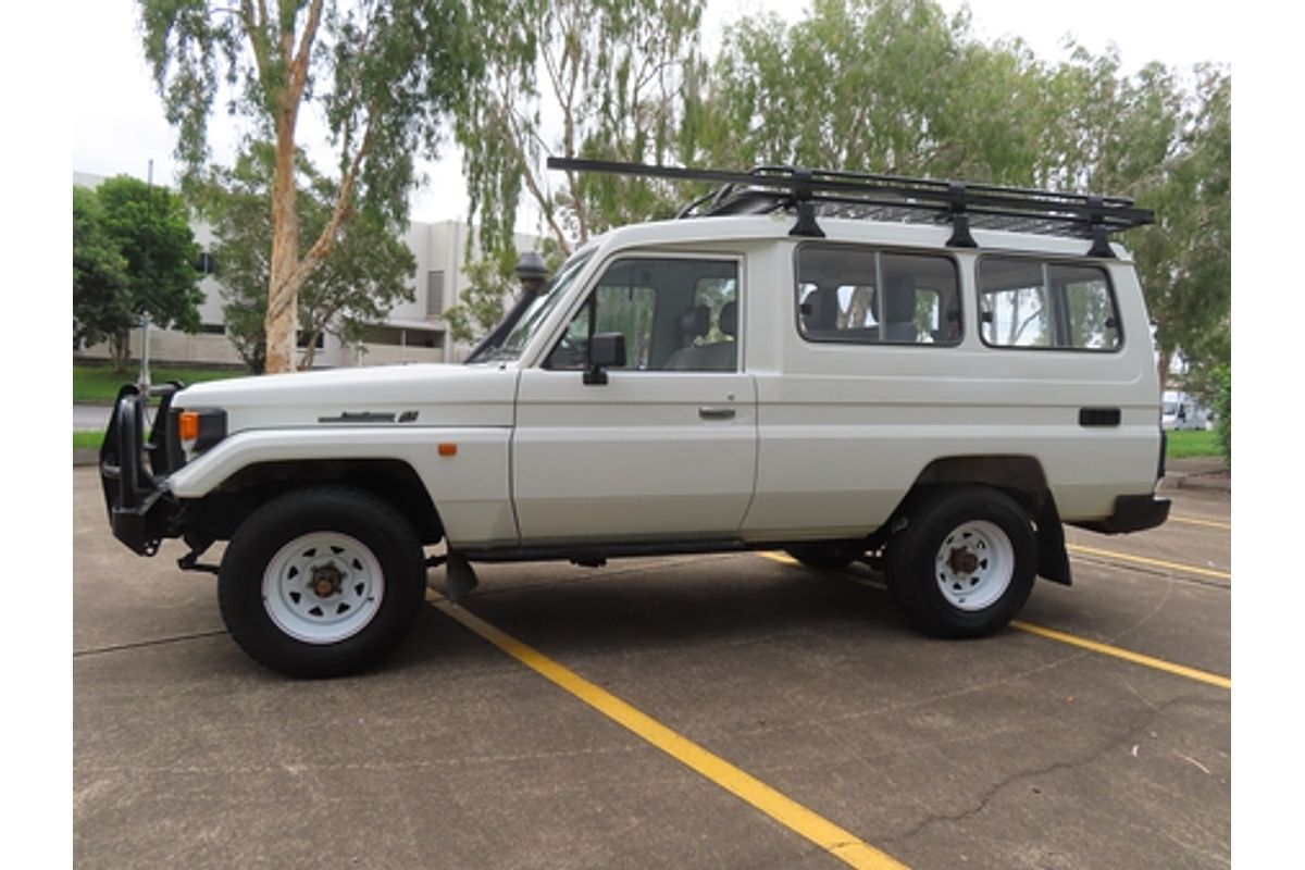1995 Toyota Landcruiser Troopcarrier FZJ75RV