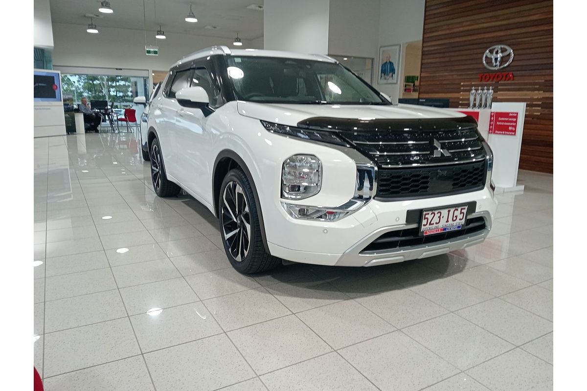 2023 Mitsubishi Outlander Exceed ZM