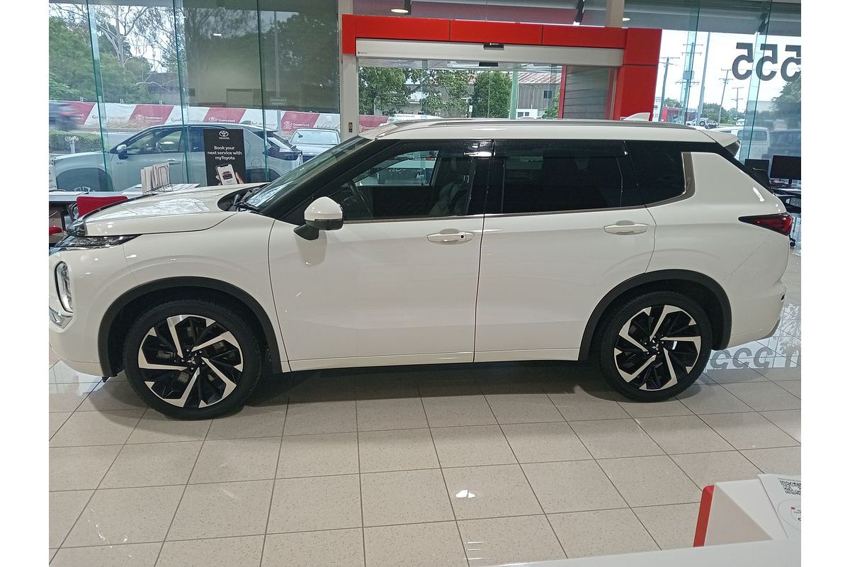 2023 Mitsubishi Outlander Exceed ZM