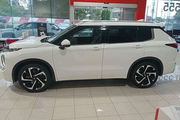 2023 Mitsubishi Outlander Exceed ZM
