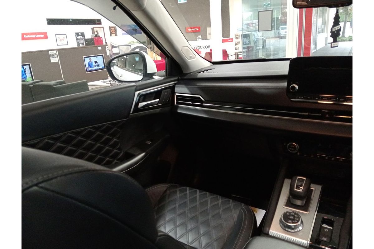 2023 Mitsubishi Outlander Exceed ZM