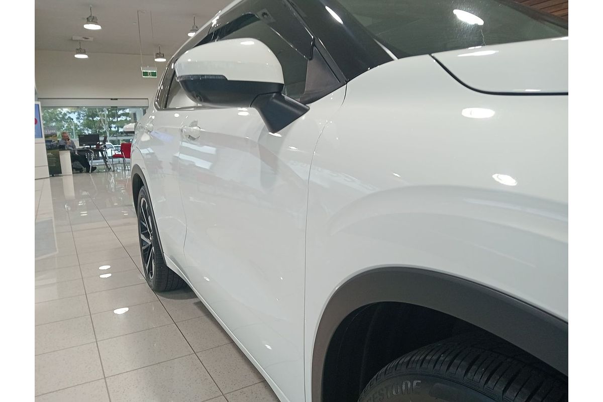 2023 Mitsubishi Outlander Exceed ZM