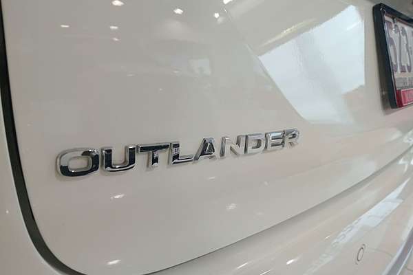2023 Mitsubishi Outlander Exceed ZM