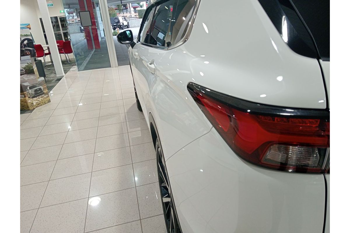 2023 Mitsubishi Outlander Exceed ZM