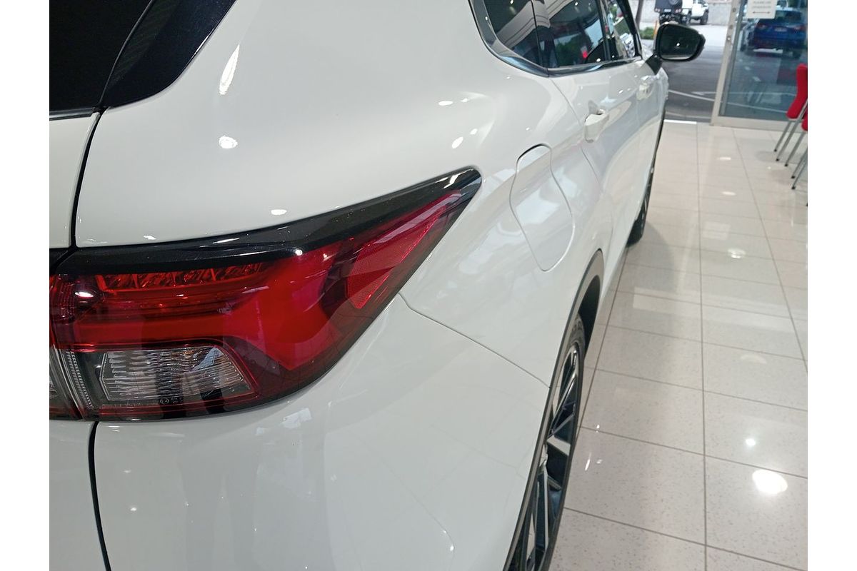 2023 Mitsubishi Outlander Exceed ZM