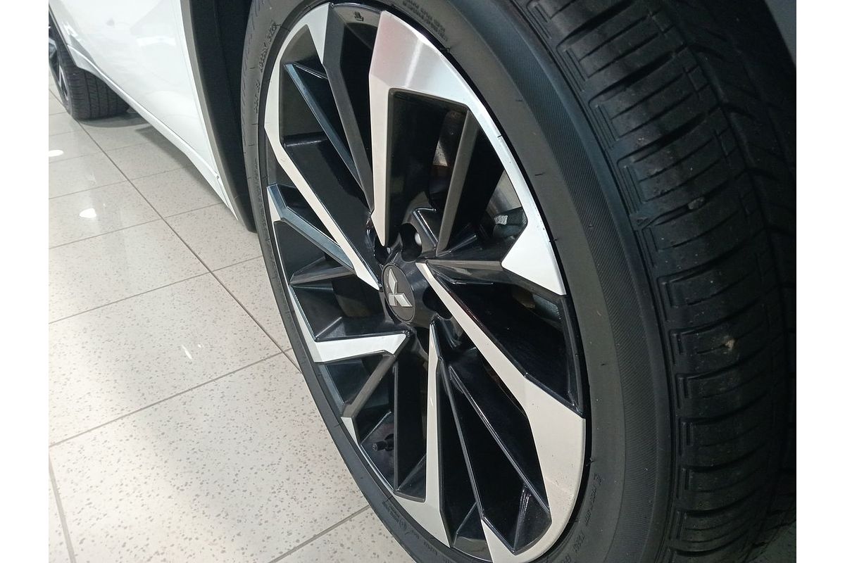 2023 Mitsubishi Outlander Exceed ZM