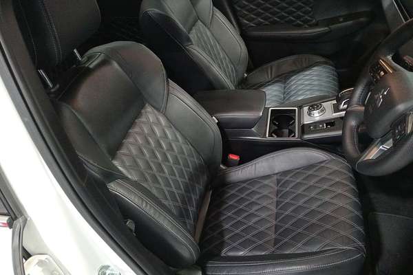 2023 Mitsubishi Outlander Exceed ZM