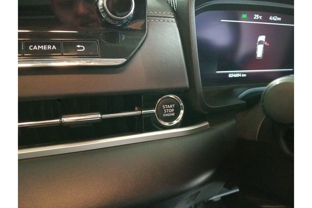 2023 Mitsubishi Outlander Exceed ZM