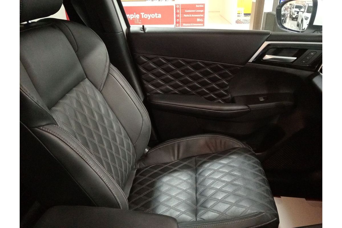 2023 Mitsubishi Outlander Exceed ZM