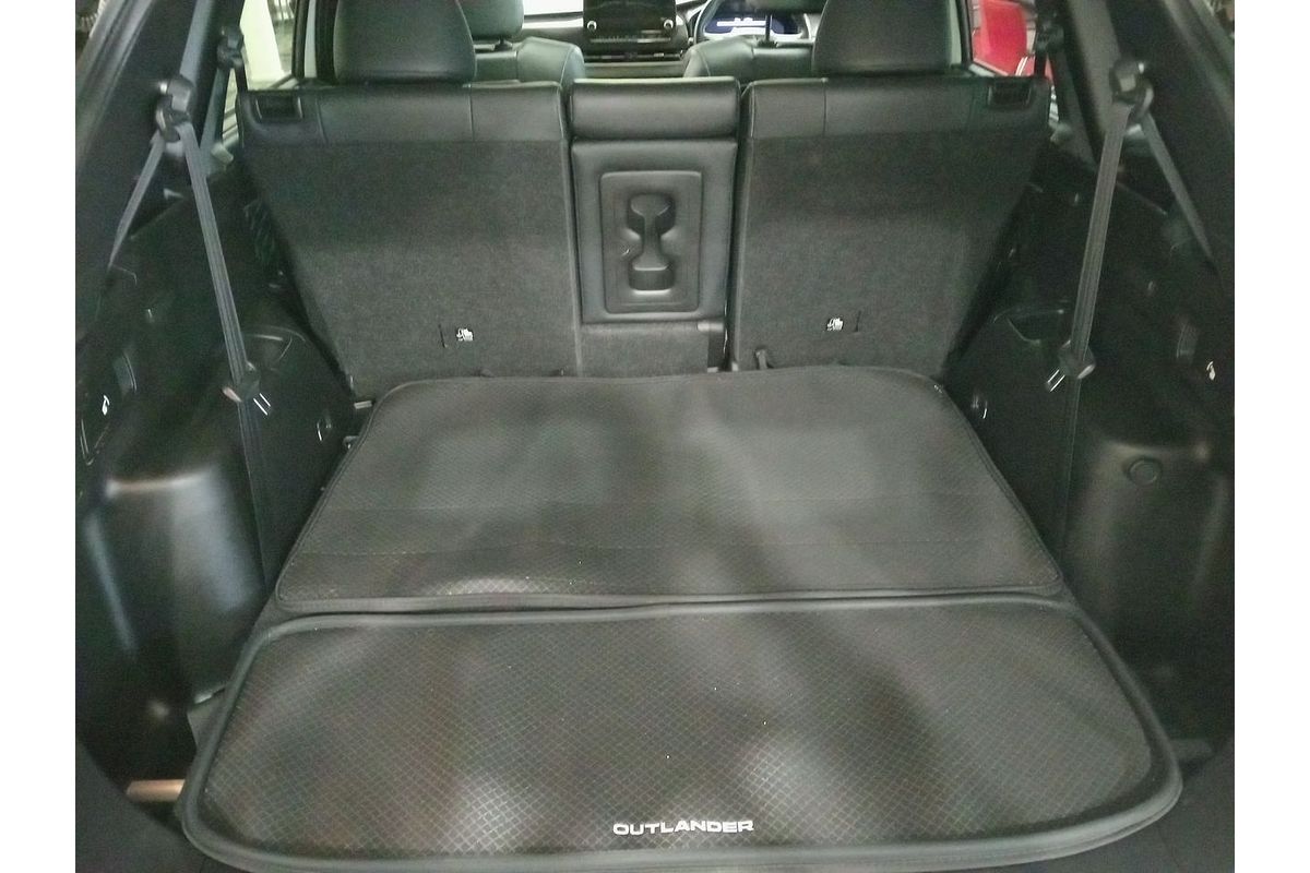 2023 Mitsubishi Outlander Exceed ZM