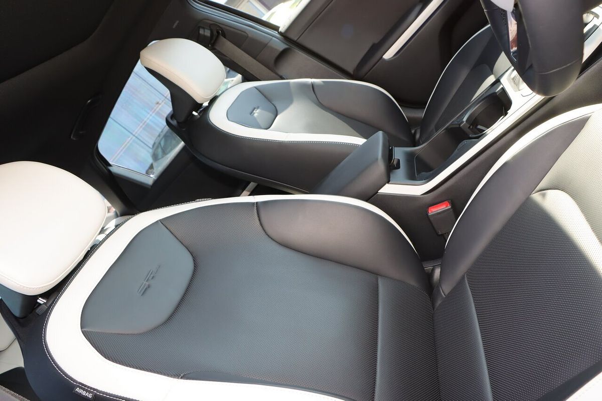 2025 Kia K4 GT-Line CL4m