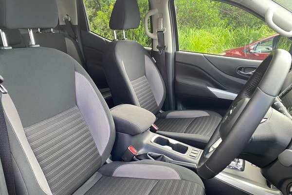 2024 Nissan Navara Black Edition D23 4X4