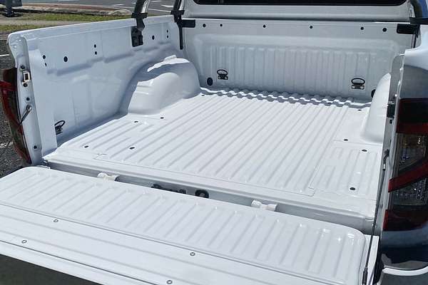 2024 Nissan Navara ST D23 4X4