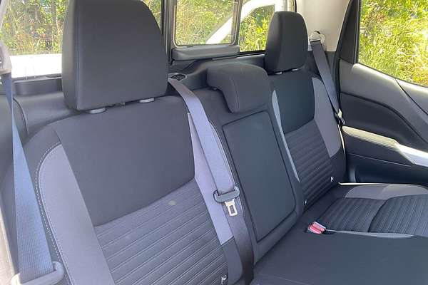 2024 Nissan Navara ST D23 4X4