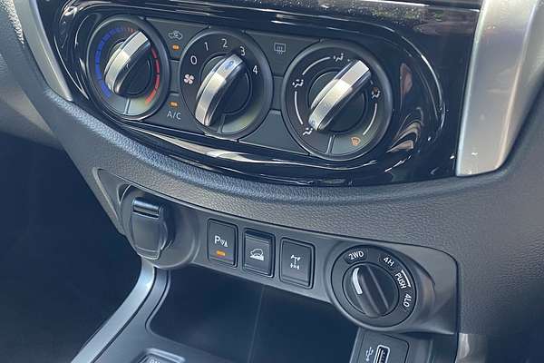 2024 Nissan Navara ST D23 4X4