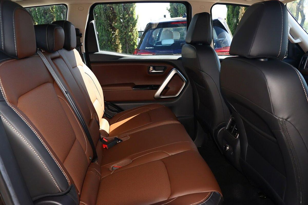 2025 Mahindra Scorpio Z8L
