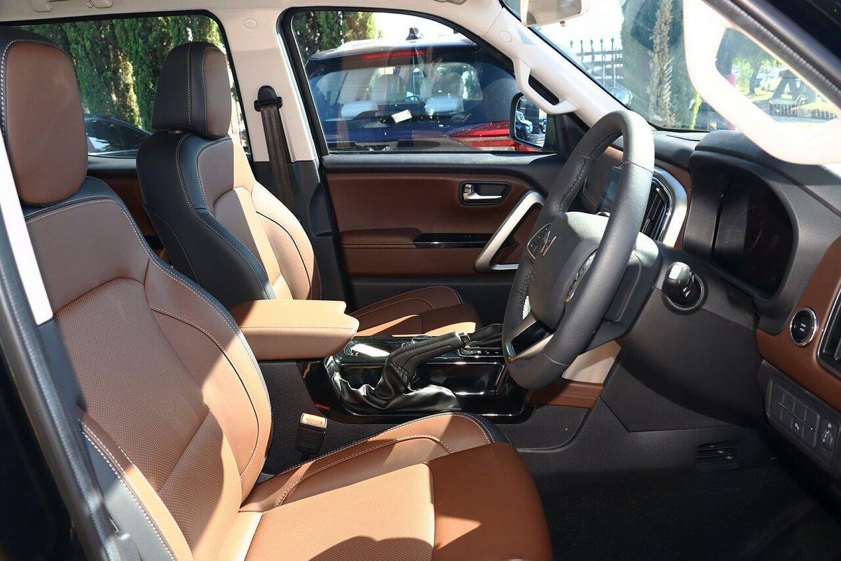 2025 Mahindra Scorpio Z8L
