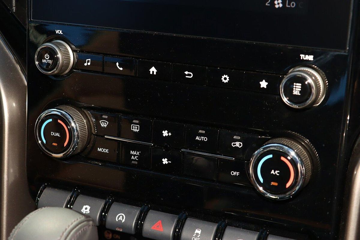 2025 Mahindra Scorpio Z8L