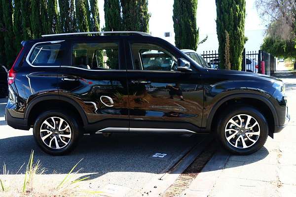2025 Mahindra Scorpio Z8L