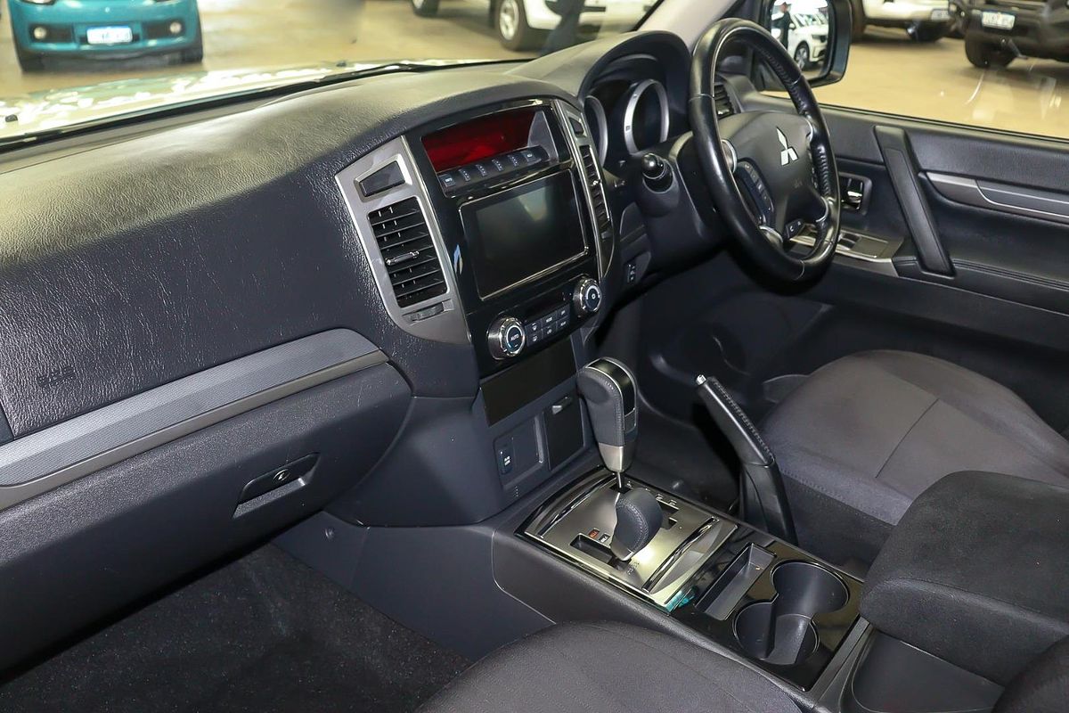 2018 Mitsubishi Pajero GLX NX