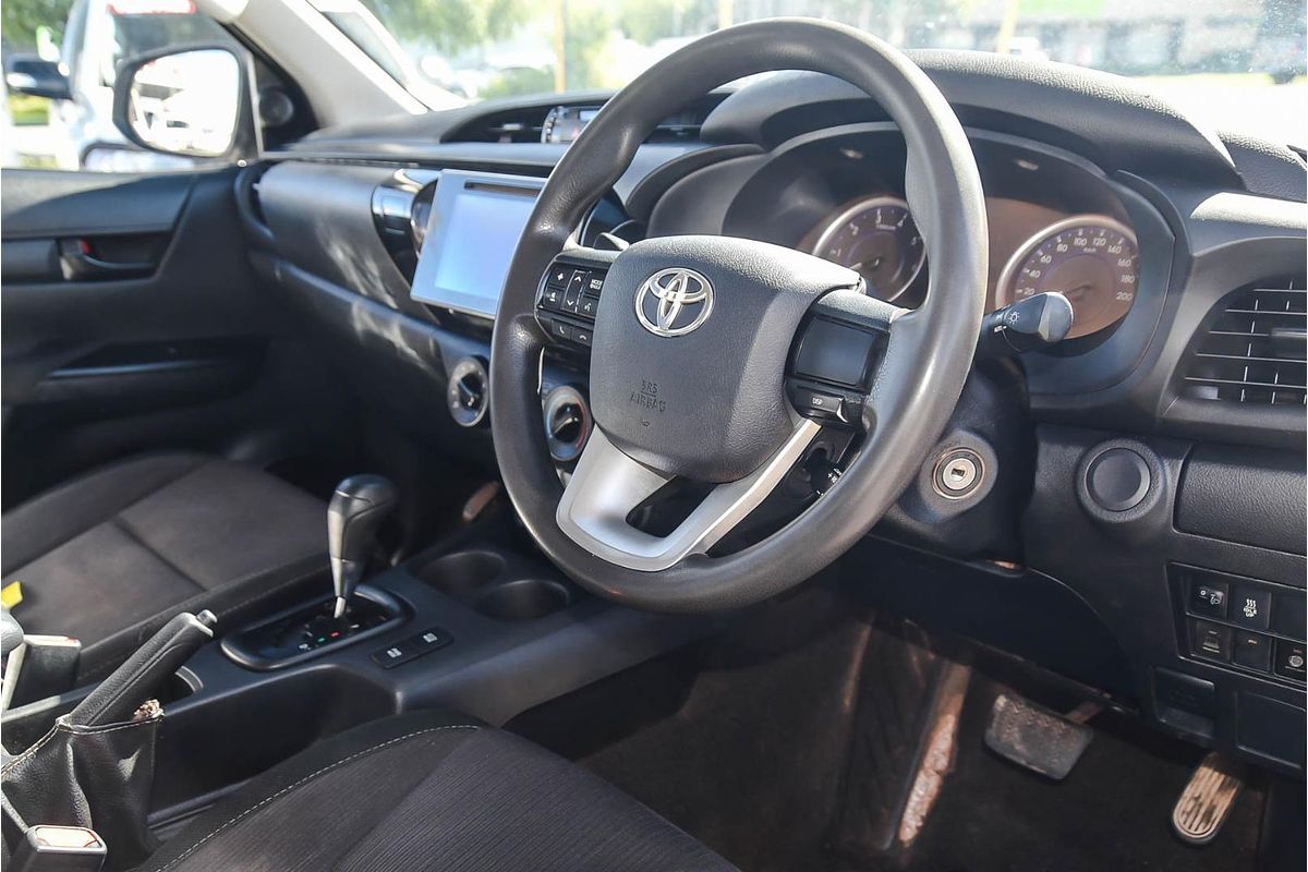 2017 Toyota Hilux SR GUN126R 4X4