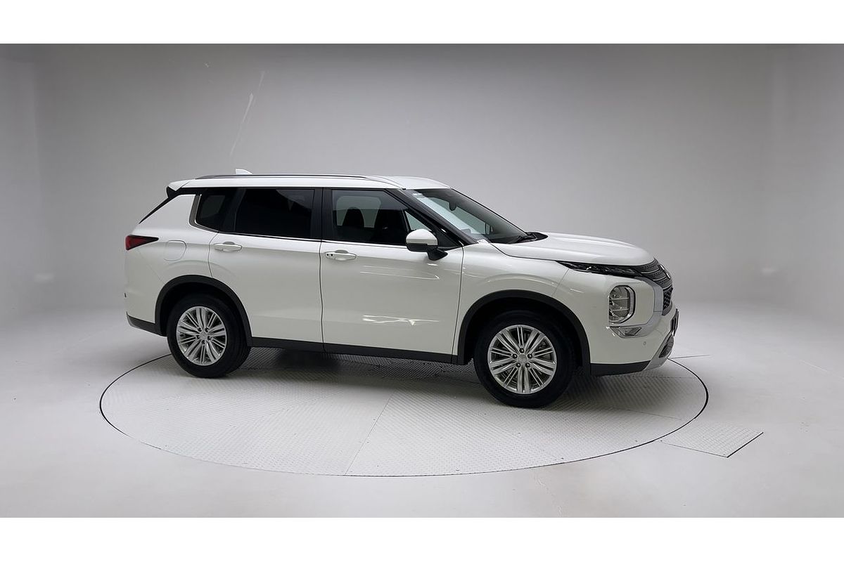 2024 Mitsubishi Outlander LS ZM