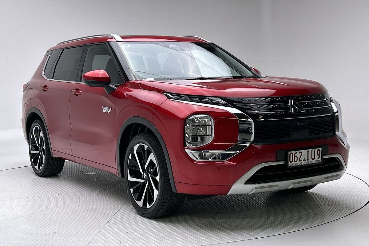 2023 Mitsubishi Outlander PHEV Exceed ZM