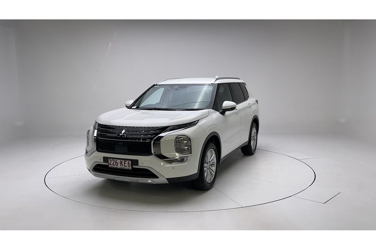 2024 Mitsubishi Outlander LS ZM