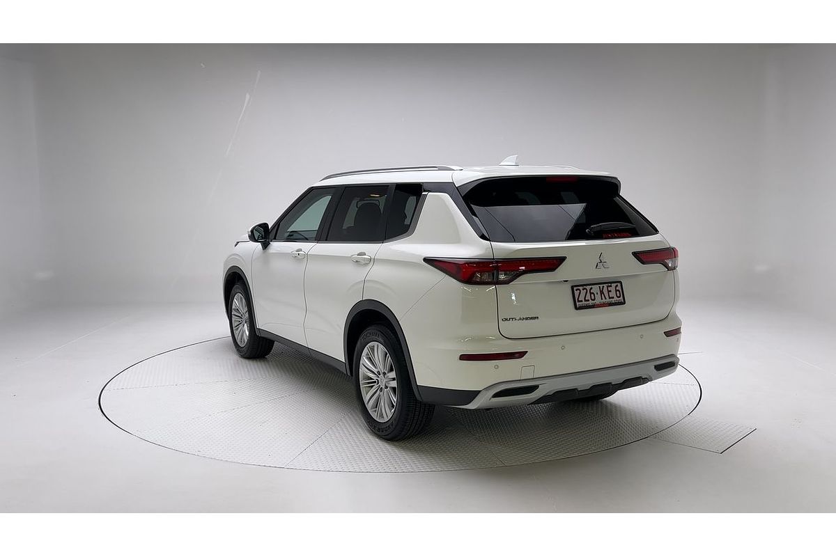 2024 Mitsubishi Outlander LS ZM