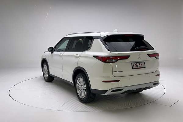 2024 Mitsubishi Outlander LS ZM