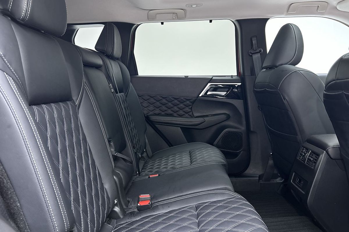 2023 Mitsubishi Outlander PHEV Exceed ZM