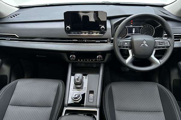 2024 Mitsubishi Outlander LS ZM