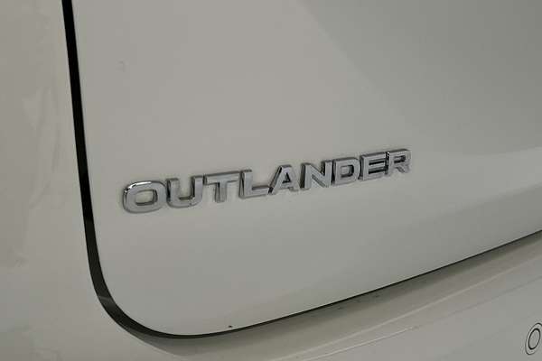 2024 Mitsubishi Outlander LS ZM