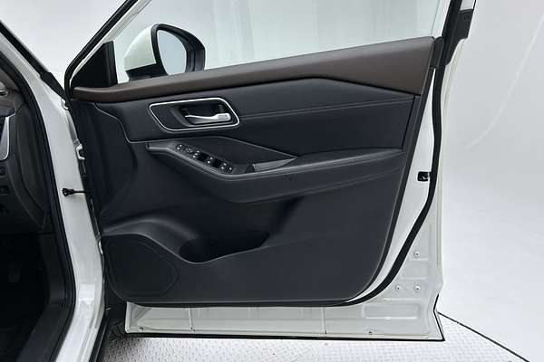 2023 Nissan X-TRAIL ST-L T33