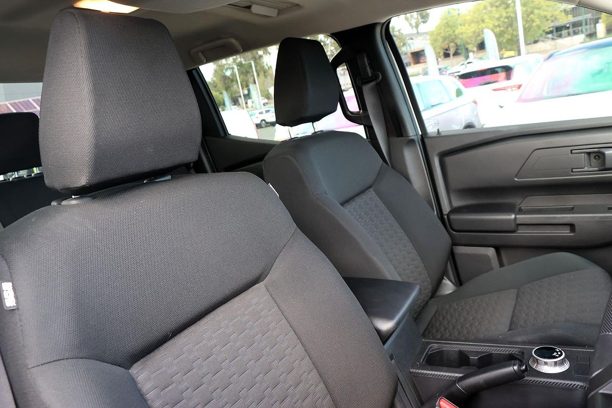2024 Mitsubishi Triton GLX MV 4X4
