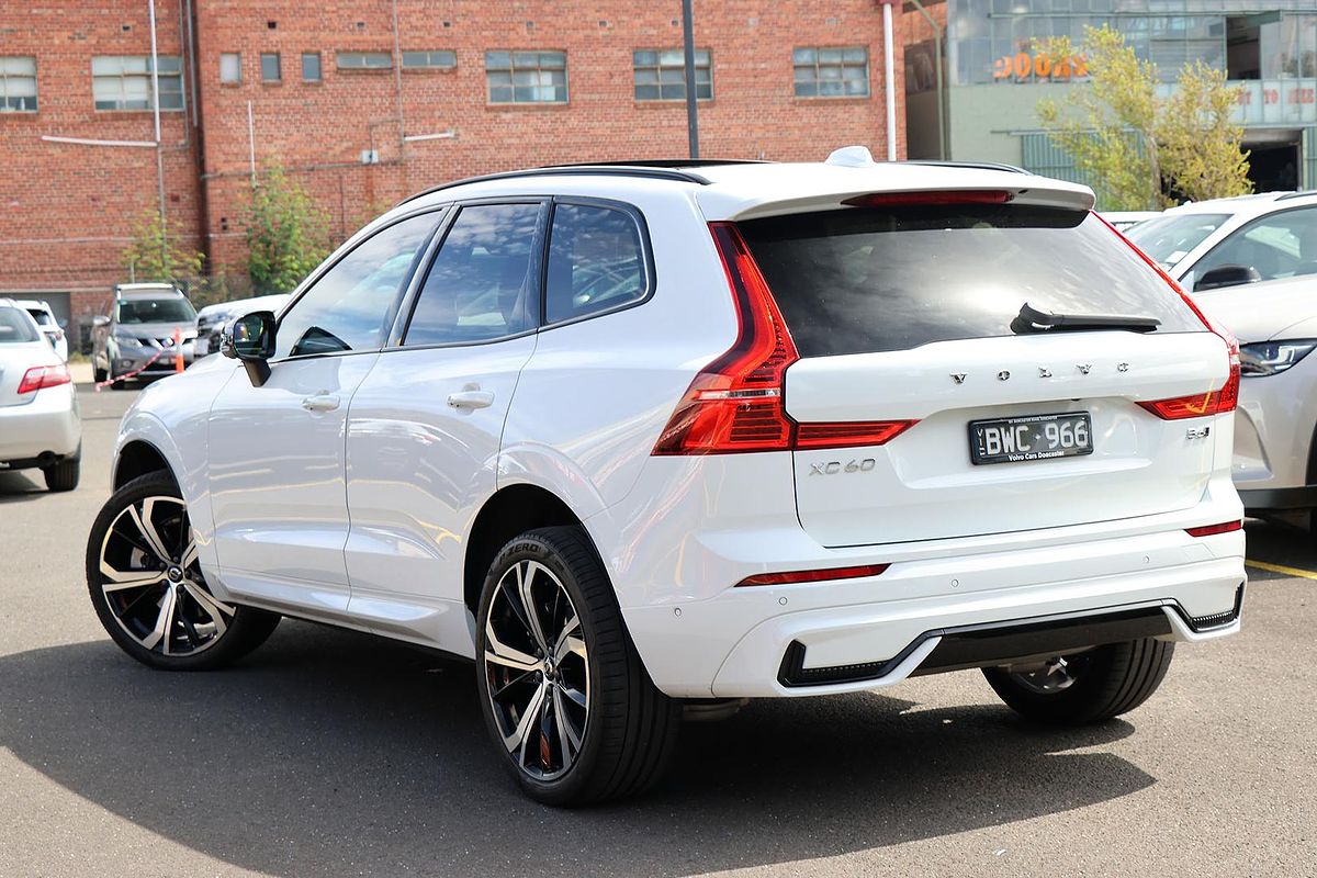 2021 Volvo XC60 B6 R-Design