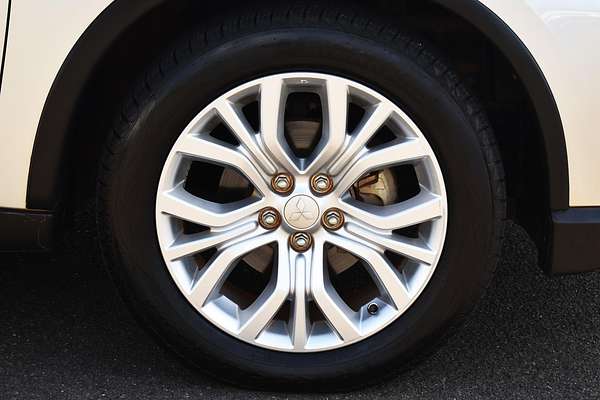 2020 Mitsubishi Outlander ES ZL