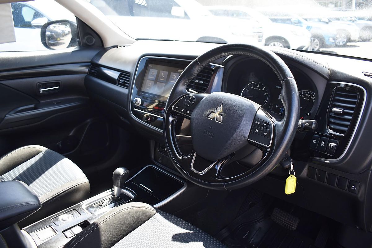 2020 Mitsubishi Outlander ES ZL