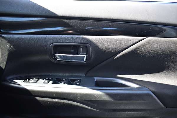 2021 Mitsubishi Outlander ES ZL