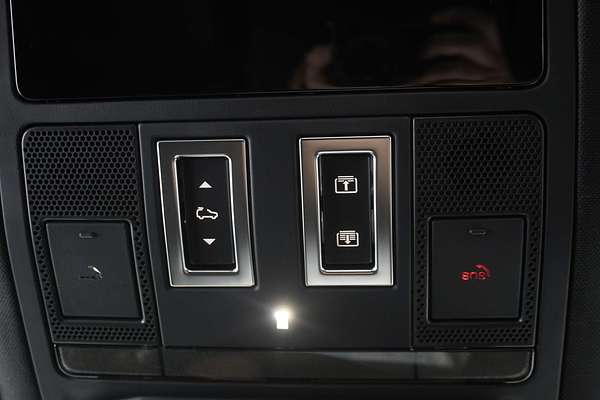 2024 Land Rover Defender 110 P400 X-Dynamic HSE L663