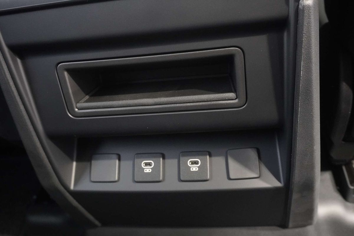 2024 Land Rover Defender 110 P400 X-Dynamic HSE L663