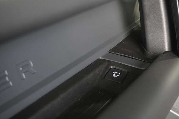 2024 Land Rover Defender 110 P400 X-Dynamic HSE L663