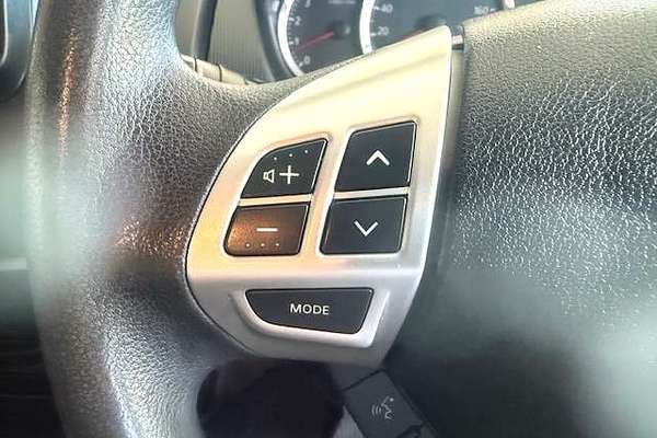 2015 Mitsubishi Triton GLX MN 4X4