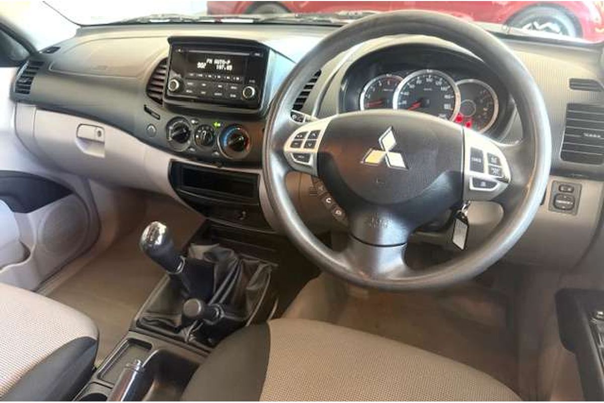 2015 Mitsubishi Triton GLX MN 4X4
