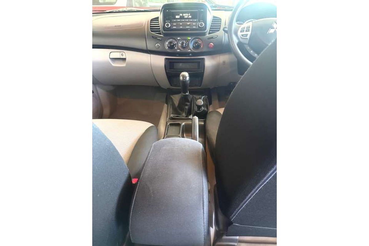 2015 Mitsubishi Triton GLX MN 4X4