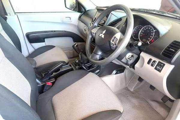 2015 Mitsubishi Triton GLX MN 4X4